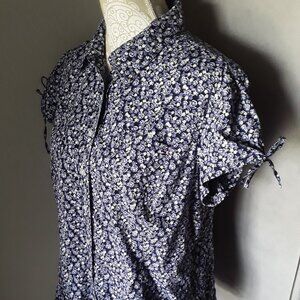 Tommy Hilfiger blue and white floral short sleeve cotton top size XL